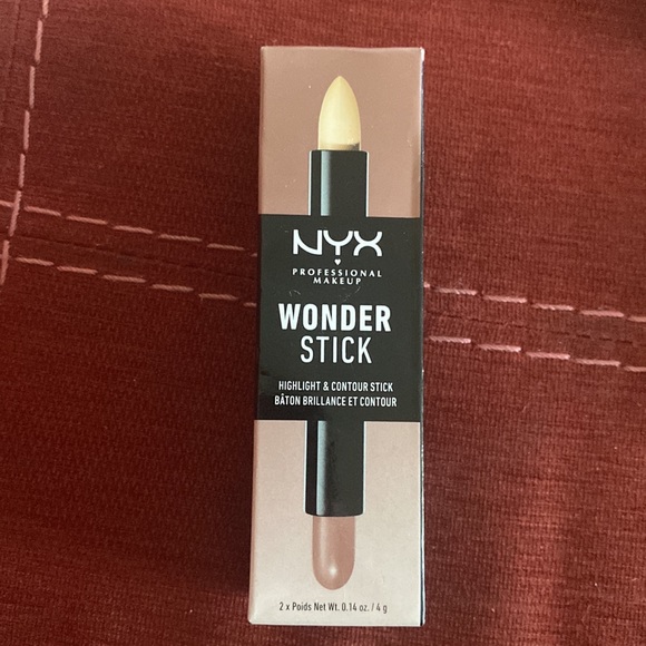 πNYX: WONDER STICK- Highlight & Contour Stick in Light/Medium - Picture 4 of 10
